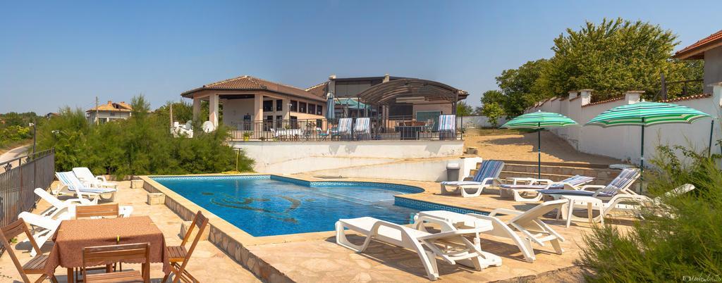 Villa Topola Luaran gambar